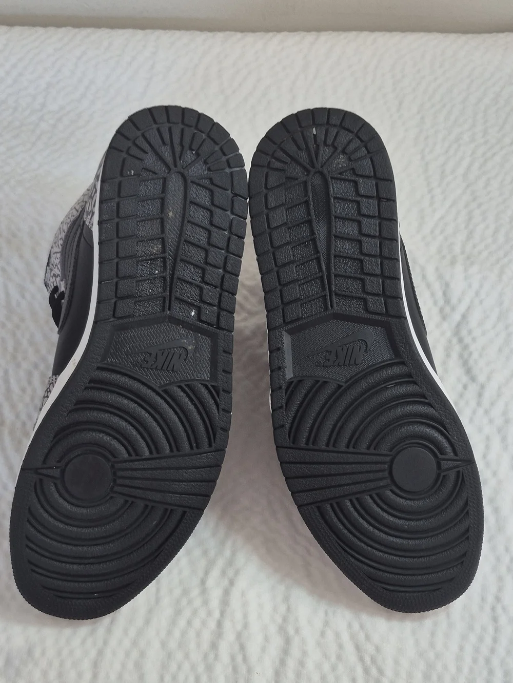 Jordan Air Jordan 1 Mid Top Black/Gray/White Elephant Print Sneakers 839115-013